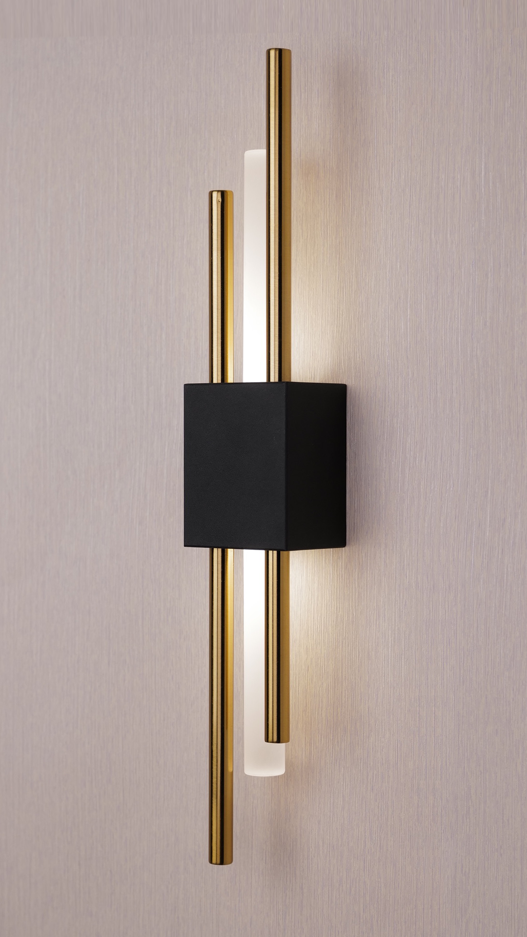 Glitch Wall Light • Black and Gold • Rechargeable Battery • 2-Pack